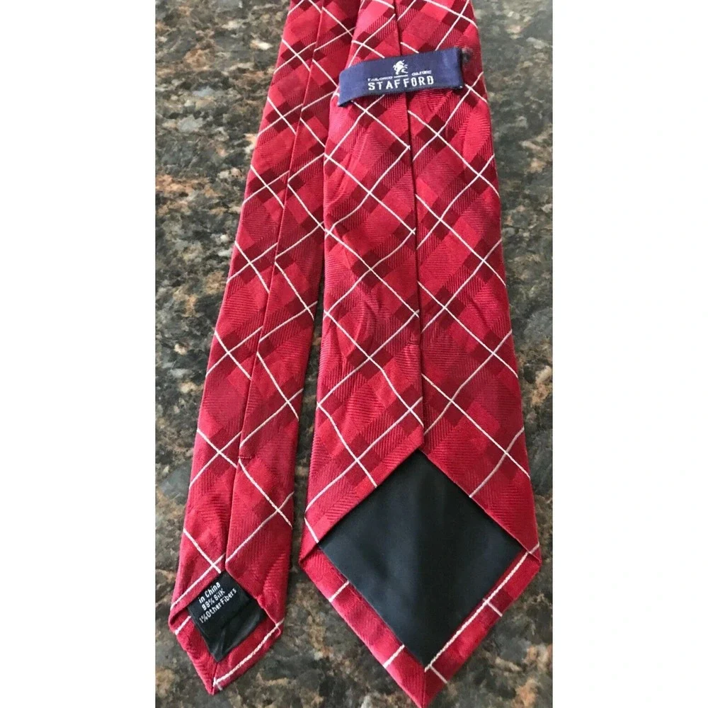 Stafford Tailored Men's Necktie Tie Red‎ Silver Thread Diamond Pattern Silk New